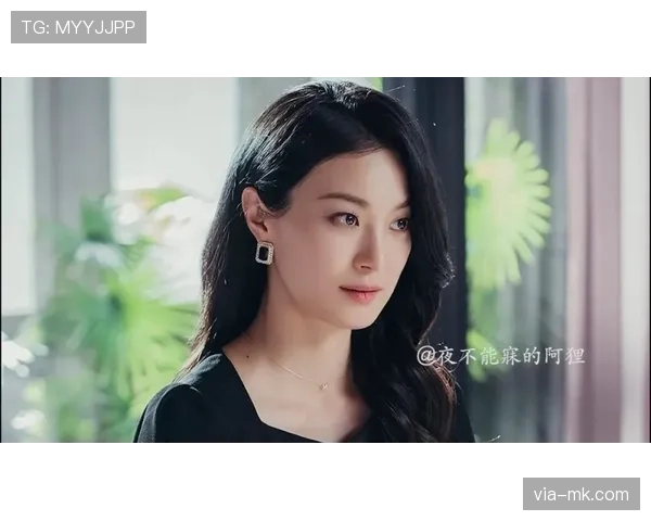 蒋林静训练像打工人，私下那套衣服直接富太太上线，我脑子卡壳了